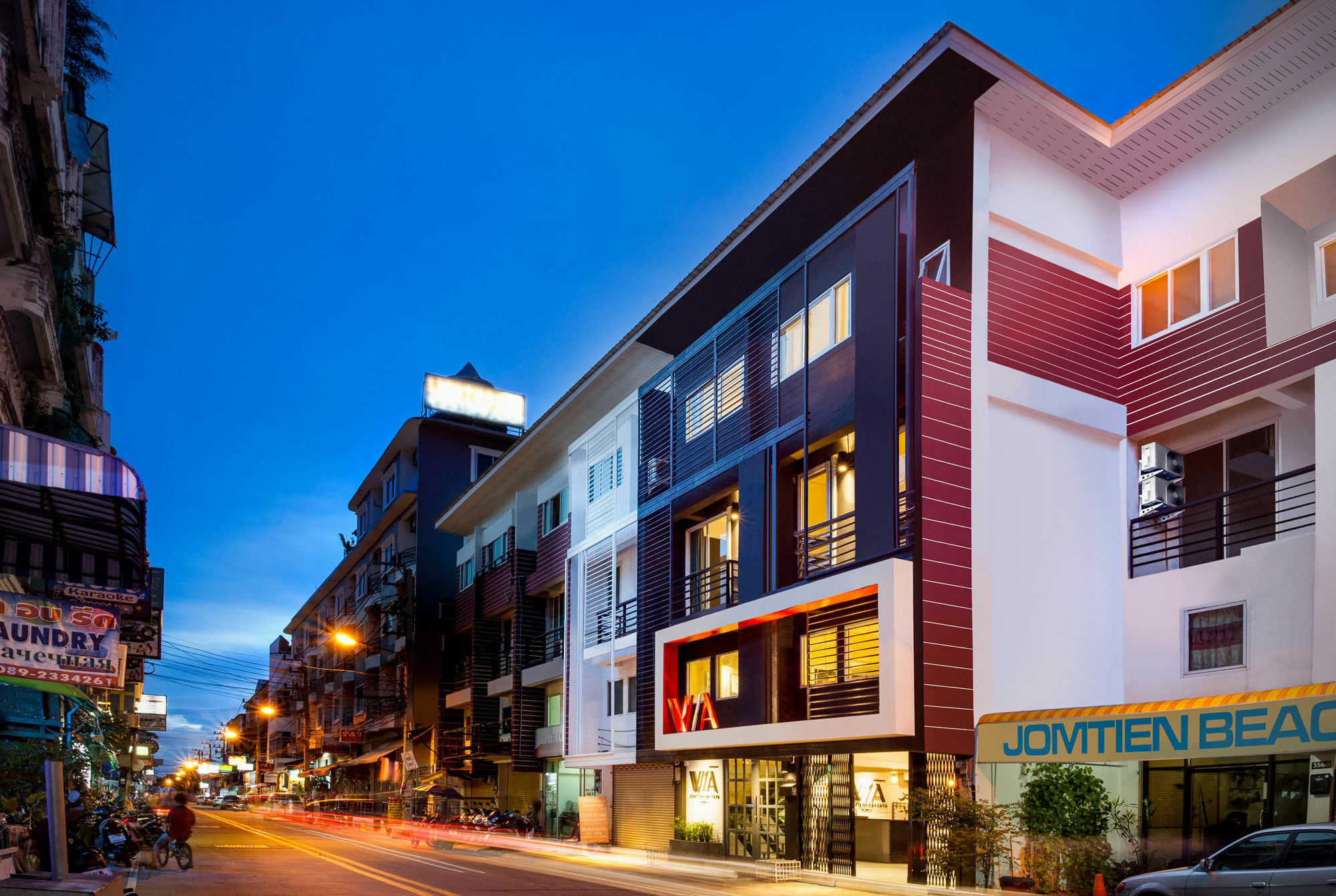 W1A Jomtien Hotell Exteriör bild