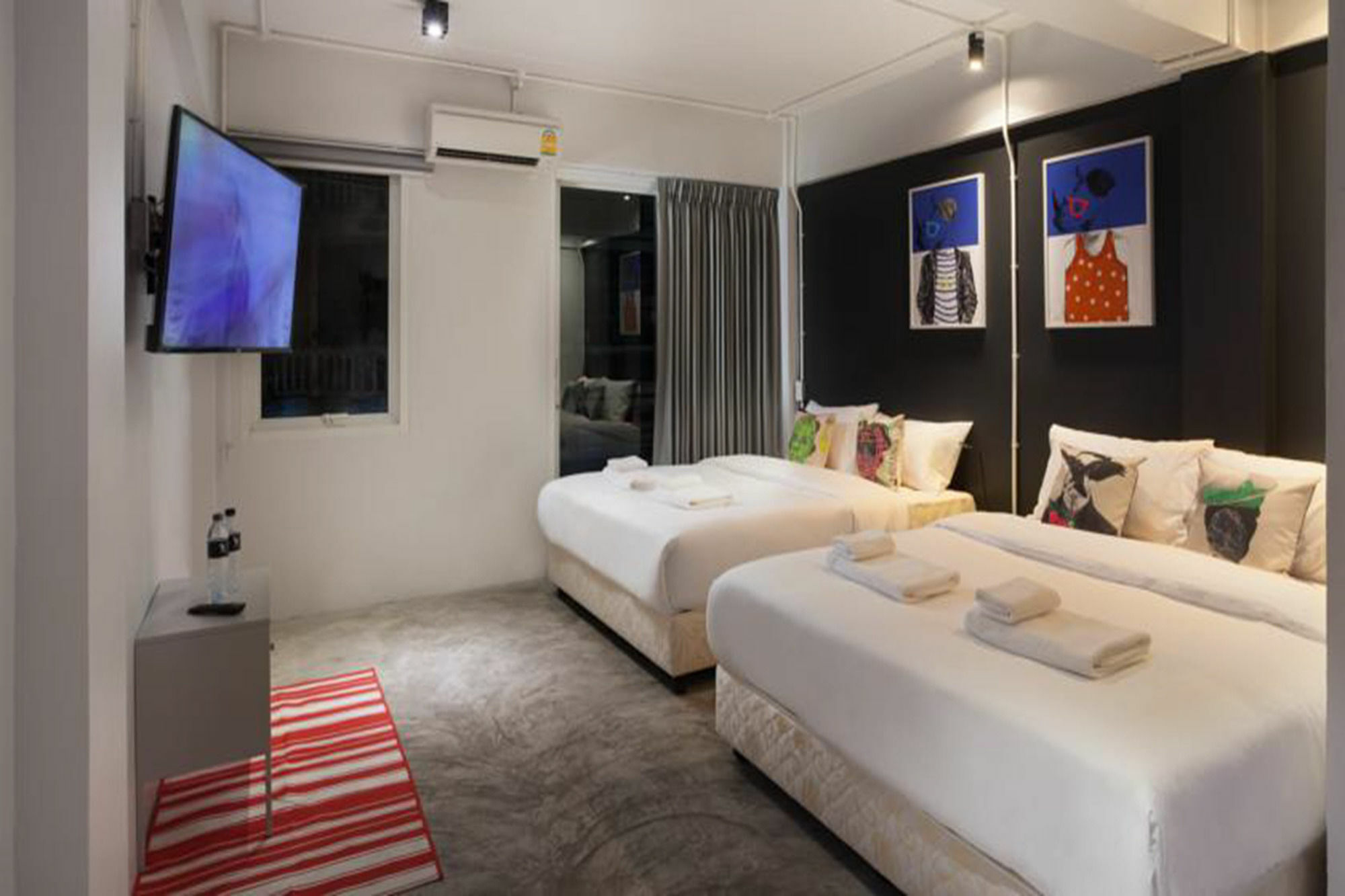 W1A Jomtien Hotell Exteriör bild