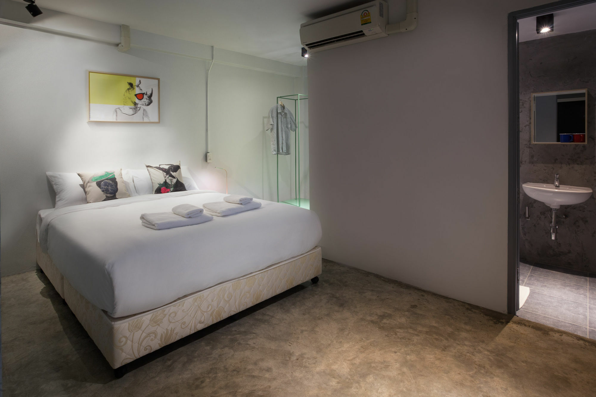 W1A Jomtien Hotell Exteriör bild